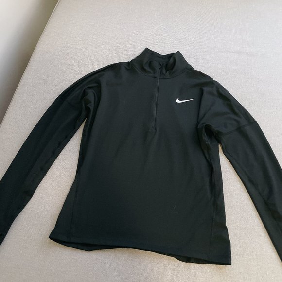 99% NEW NIKE DRY FIT TOP, SIZE XS - Picture 3 of 4